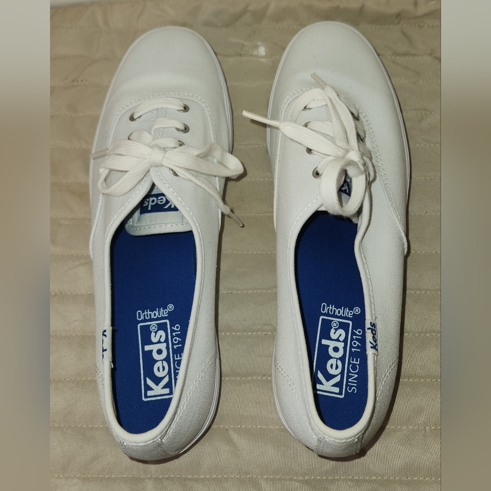 KEDS Women's White Triple Up Canvas Platform Sneakers - Picture 7 of 14